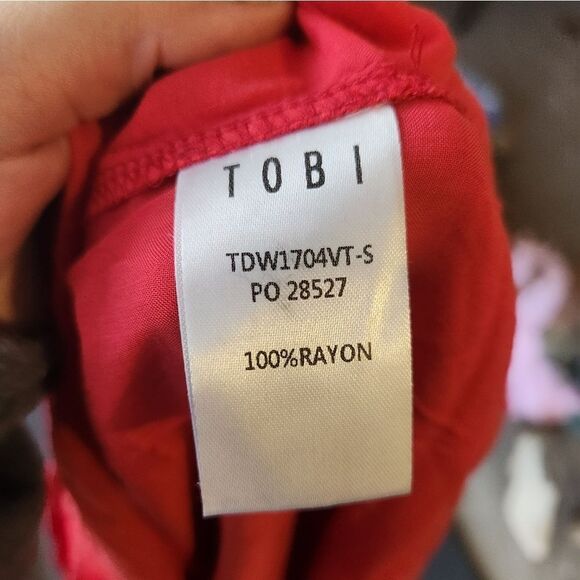 Tobi Red Cold Shoulder Flowy Blouse - Picture 8 of 9